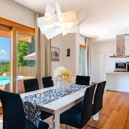 Villa Con Piscina Immersa Nel - - Horizonte Selections