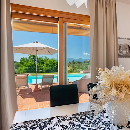 Con Piscina Immersa Nel - - Horizonte Selections Villa Montecarlo