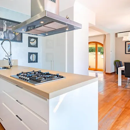 Con Piscina Immersa Nel - - Horizonte Selections Villa *