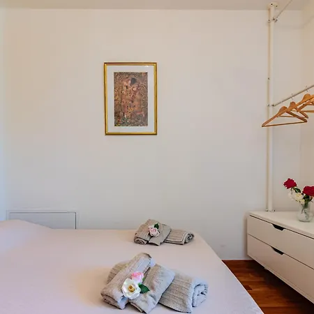 Con Piscina Immersa Nel - - Horizonte Selections Villa Montecarlo