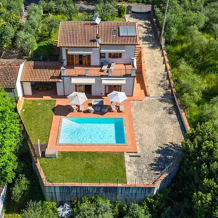 Villa Con Piscina Immersa Nel - - Horizonte Selections *