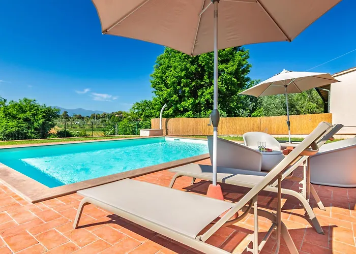 Con Piscina Immersa Nel - - Horizonte Selections Βίλα Montecarlo